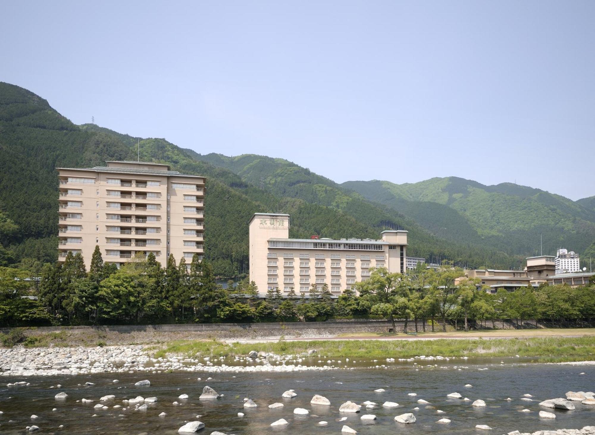 Suimeikan Gero Extérieur photo View of the town