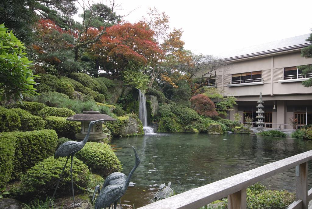 Suimeikan Gero Extérieur photo The garden of the museum