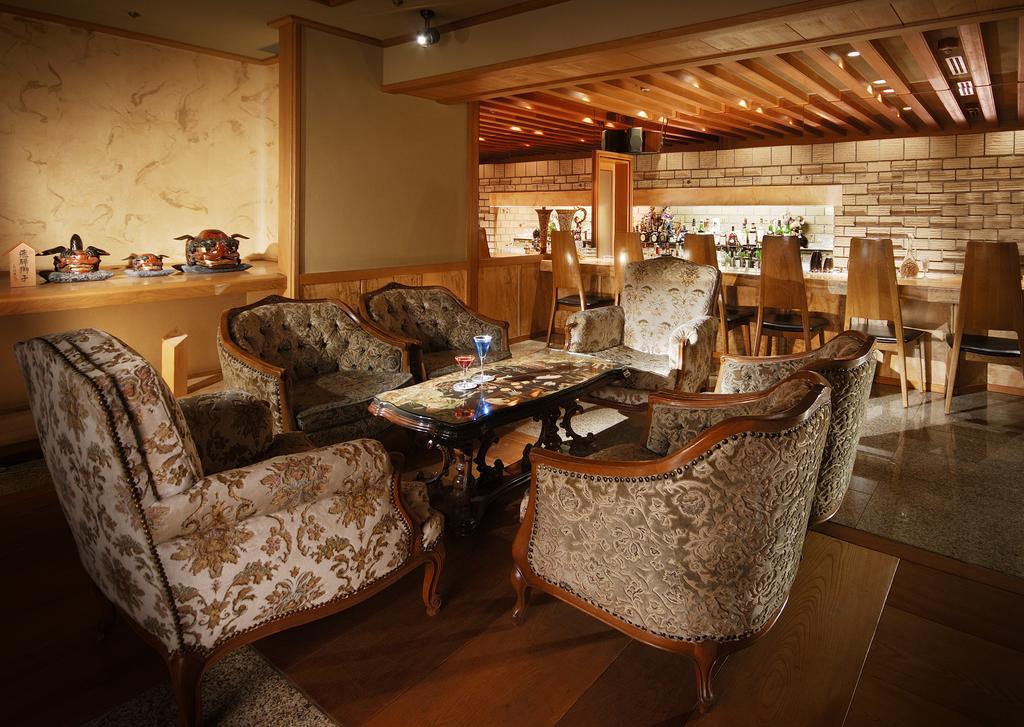 Suimeikan Gero Extérieur photo Interior of a restaurant in Dubai
