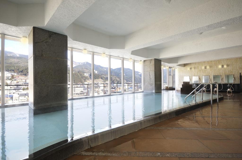 Suimeikan Gero Extérieur photo The indoor pool at the hotel