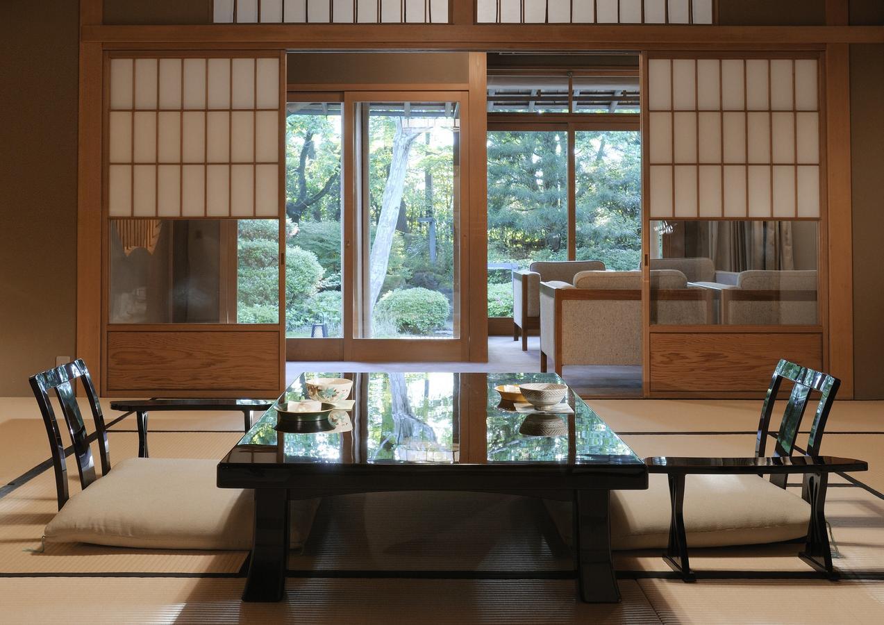 Suimeikan Gero Extérieur photo A traditional Japanese dining room