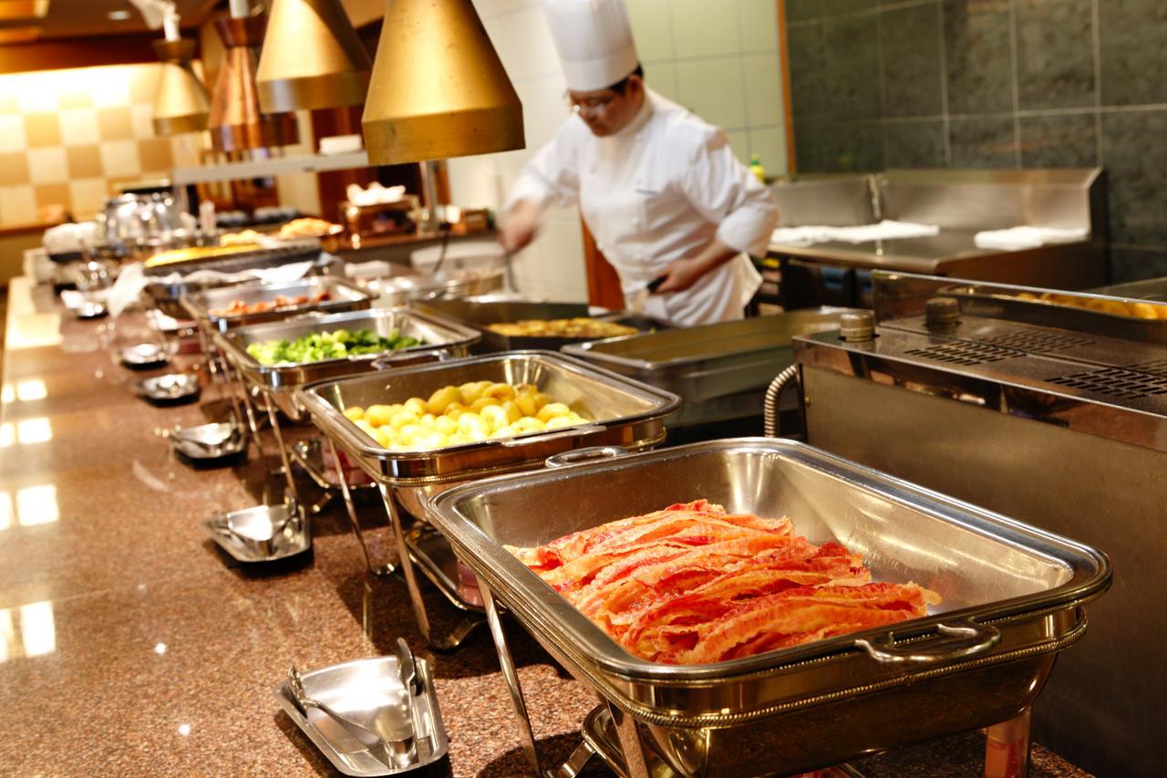 Suimeikan Gero Extérieur photo A buffet at a hotel